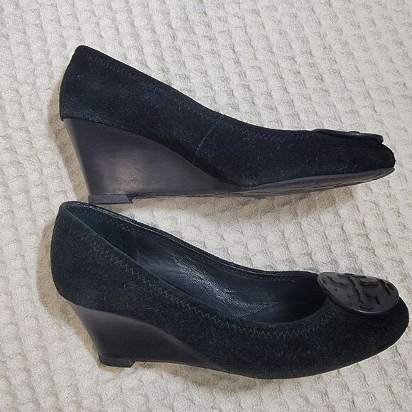 TORY BURCH Sally Black Suede US 6.5M Slip-On Wedge-Heel Logo‎ Pumps Shoes - Picture 9 of 14